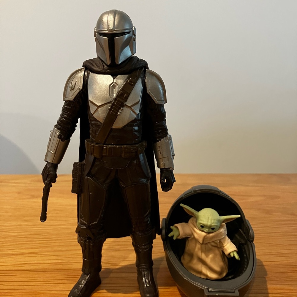 Star Wars Mandalorian and Grogu Figures